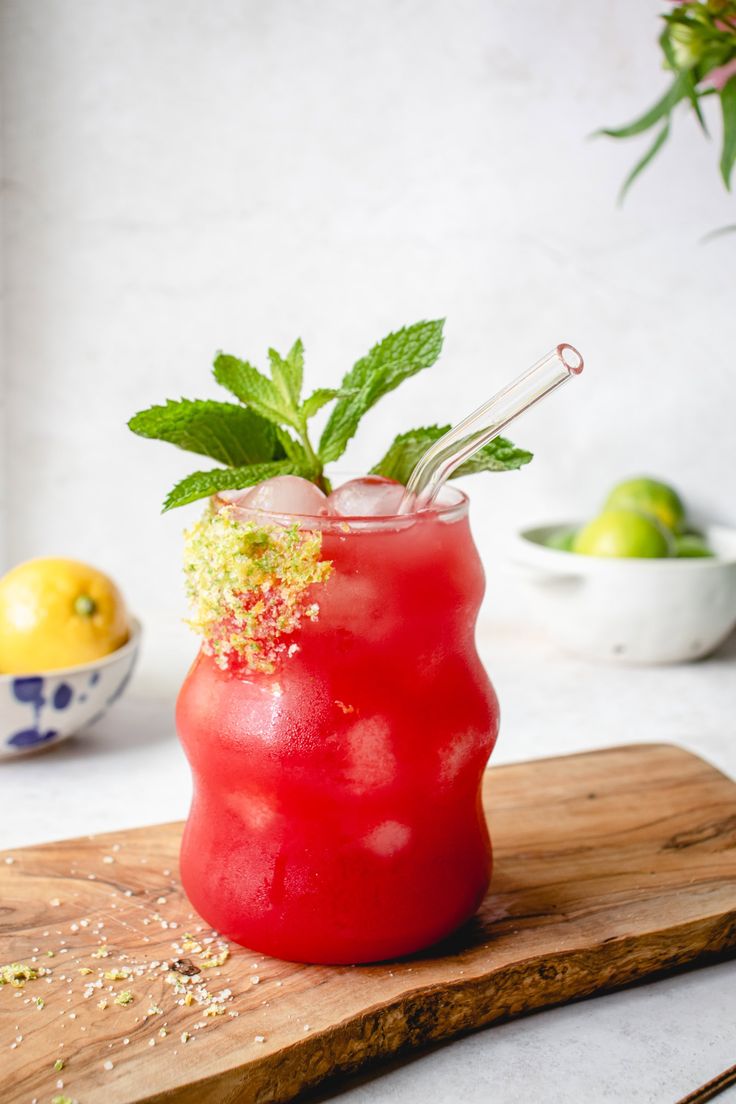 Okurka a Citron: Osvěžení bez Cukru a Elektrolyty